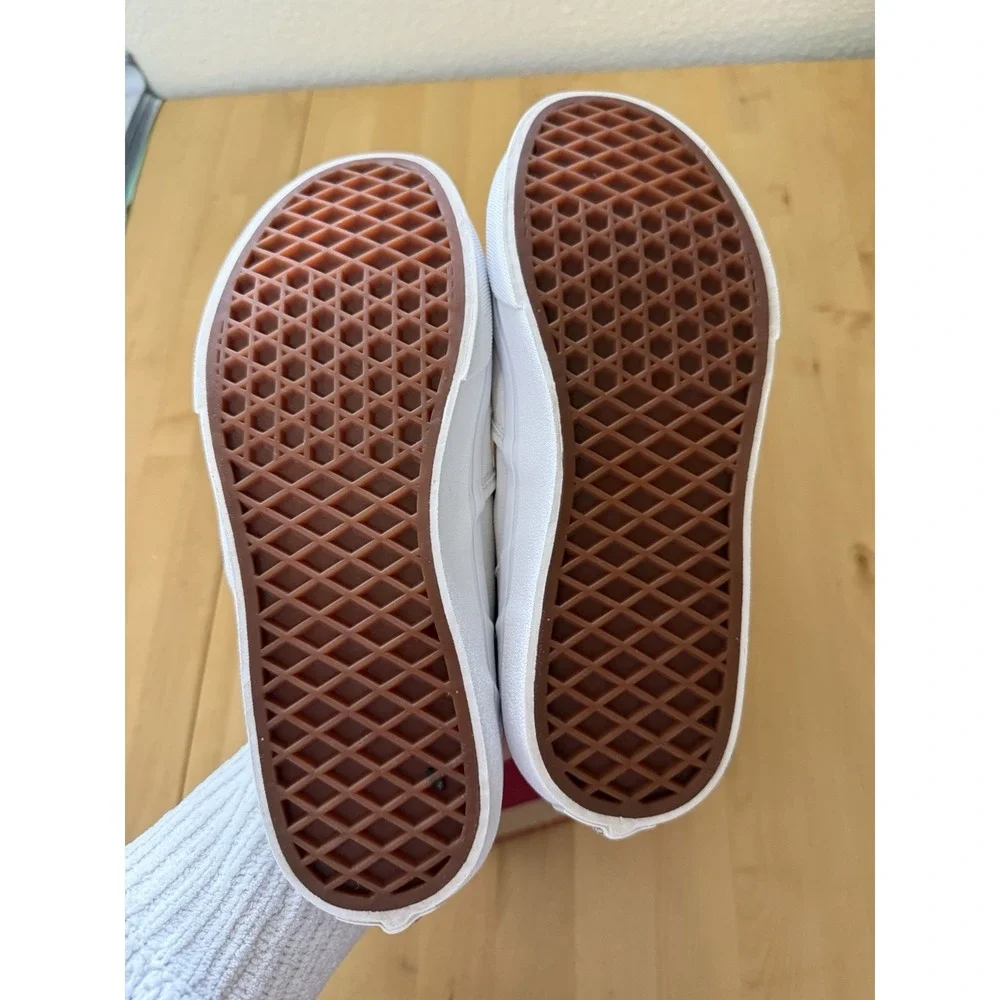 Vans Classic Slip-On Shoes y6. SB5